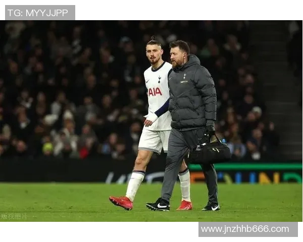巴内切压与瓦尔迪维亚的对决解析:技术风格与战术博弈的较量 巴内切压与瓦尔迪维亚的对决解析:技术风格与战术博弈的较量